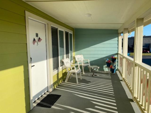 Ocean Shores Resort (Adults Only) Екстериор снимка