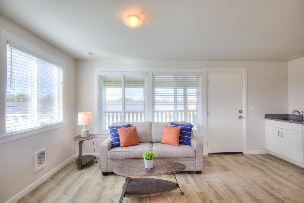 Ocean Shores Resort (Adults Only) Екстериор снимка