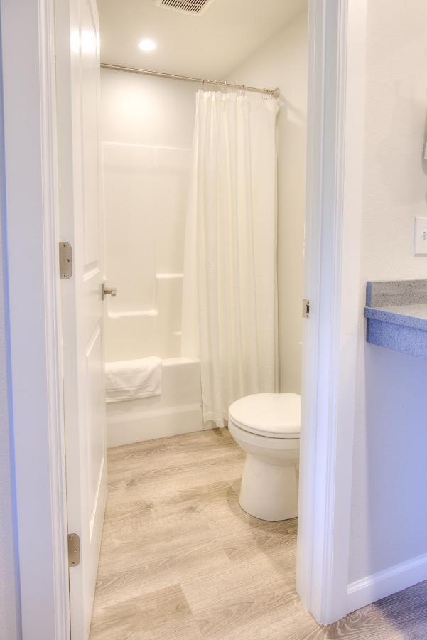 Ocean Shores Resort (Adults Only) Екстериор снимка